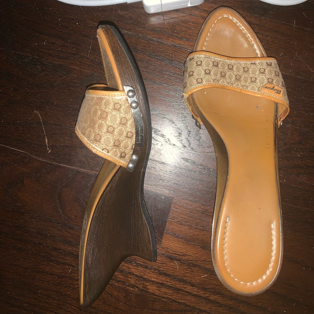Sexy ferragamo heel